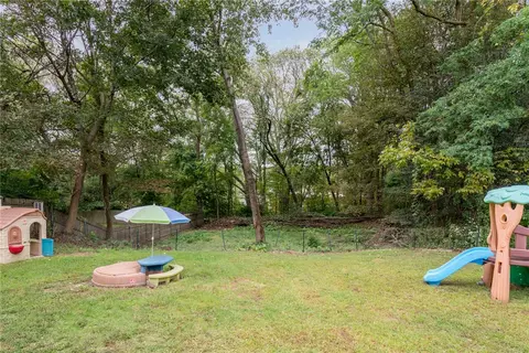 556 Harris Ave, Woonsocket, RI 02895 photo 7