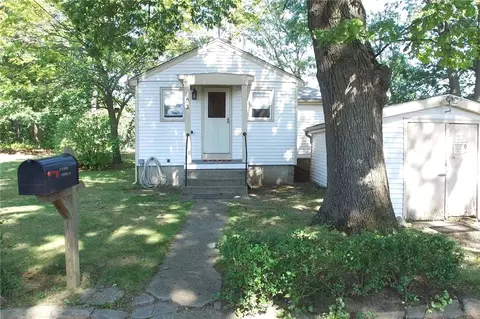 3 Hunter St, Warwick, RI 02886 photo 2