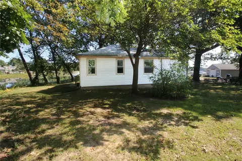 3 Hunter St, Warwick, RI 02886 photo 4