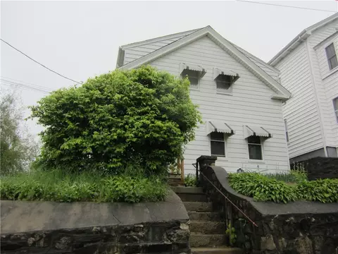 70 Thomas St, Woonsocket, RI 02895 photo 1