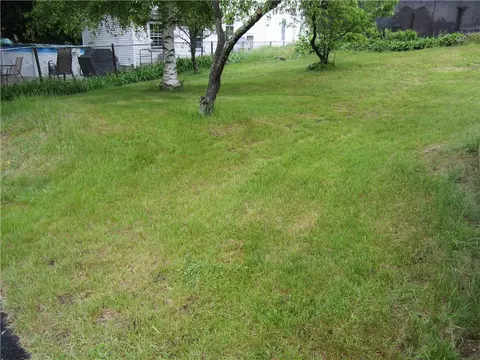 70 Thomas St, Woonsocket, RI 02895 photo 3