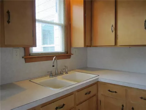 70 Thomas St, Woonsocket, RI 02895 photo 9