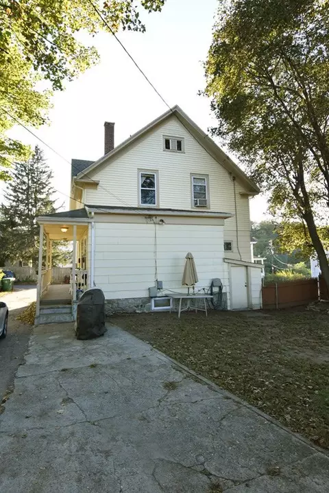 37 Briens Ct, Woonsocket, RI 02895 photo 4