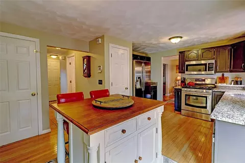 4 Bridal Ave, Warwick, RI 02886 photo 14