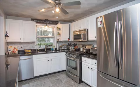 21 Bunting Rd, Warwick, RI 02889 photo 5