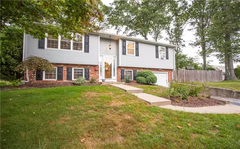 21 Bunting Rd, Warwick, RI 02889 photo 1