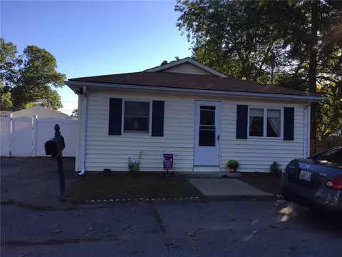 30 Rand St, Warwick, RI 02889 photo 1