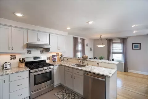 237 W Shore Rd, Warwick, RI 02889 photo 3