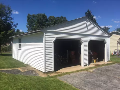 125 Benoit St, Coventry, RI 02816 photo 3