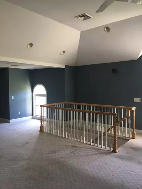 16 Phillips Ct, Cranston, RI 02921 photo 13