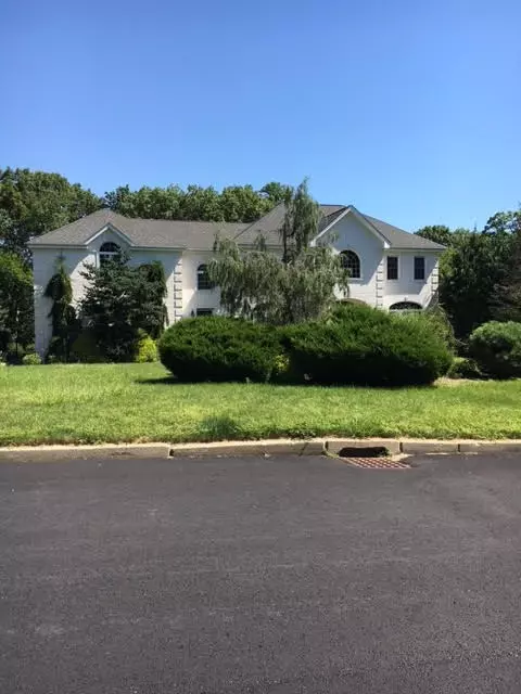 16 Phillips Ct, Cranston, RI 02921 photo 2