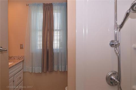 33 Gateway Ct, Warwick, RI 02889 photo 14
