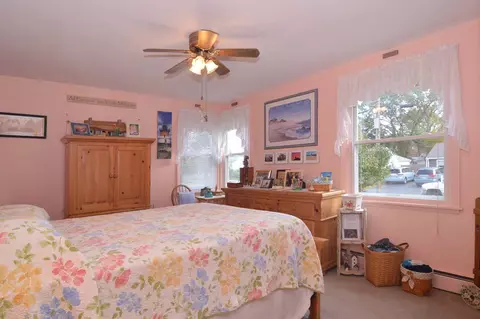 39 Lindy Ave, Warwick, RI 02889 photo 11