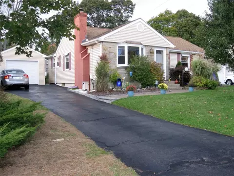 39 Lindy Ave, Warwick, RI 02889 photo 1