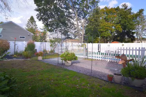 39 Lindy Ave, Warwick, RI 02889 photo 23