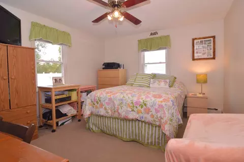 39 Lindy Ave, Warwick, RI 02889 photo 14