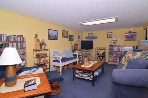 39 Lindy Ave, Warwick, RI 02889 photo 20