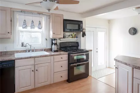 71 Normandy Dr, Warwick, RI 02886 photo 7