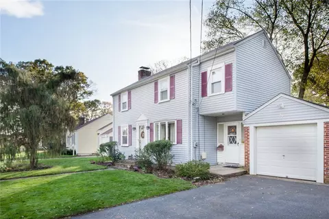 71 Normandy Dr, Warwick, RI 02886 photo 2