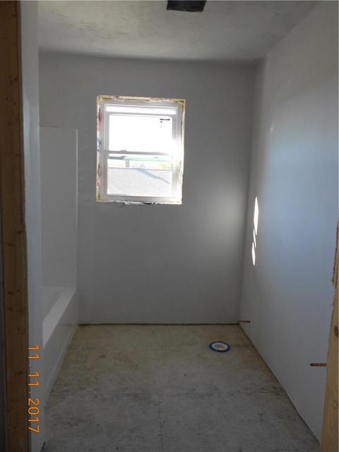 37 Laflamme Ave, Woonsocket, RI 02895 photo 9
