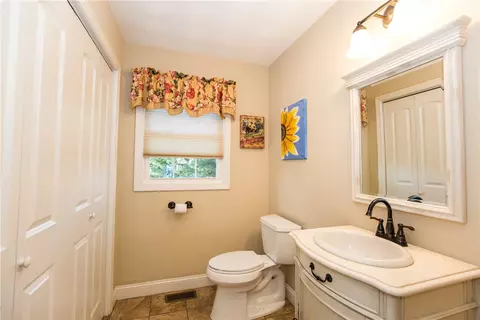 669 Scituate Ave, Cranston, RI 02921 photo 21