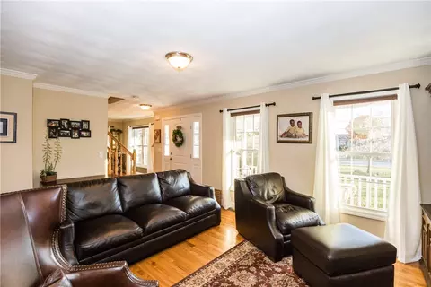 669 Scituate Ave, Cranston, RI 02921 photo 19