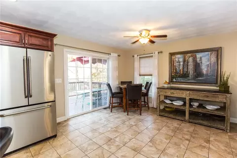 669 Scituate Ave, Cranston, RI 02921 photo 9