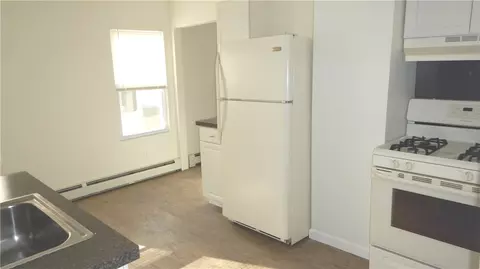 86 Lyman Ave, Warwick, RI 02888 photo 3