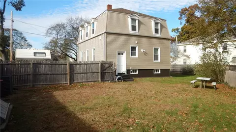 86 Lyman Ave, Warwick, RI 02888 photo 9