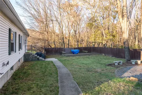 560 Mendon Rd, Woonsocket, RI 02895 photo 24