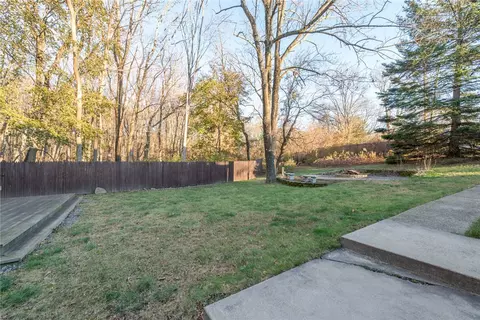 560 Mendon Rd, Woonsocket, RI 02895 photo 28