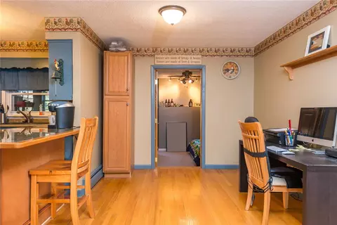 560 Mendon Rd, Woonsocket, RI 02895 photo 10