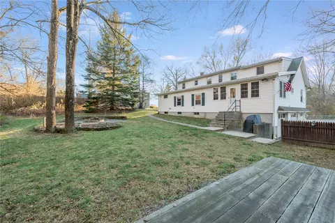 560 Mendon Rd, Woonsocket, RI 02895 photo 23