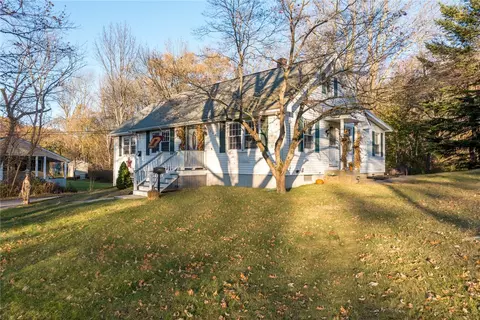 560 Mendon Rd, Woonsocket, RI 02895 photo 25