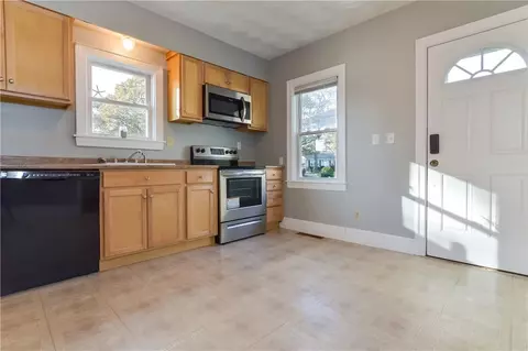 102 Davidson Rd, Warwick, RI 02886 photo 14