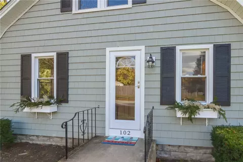 102 Davidson Rd, Warwick, RI 02886 photo 6