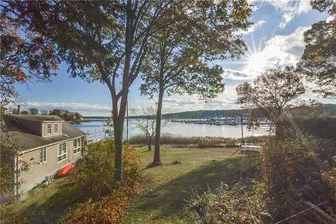 102 Davidson Rd, Warwick, RI 02886 photo 1