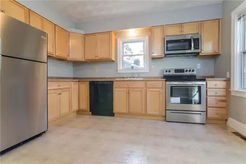 102 Davidson Rd, Warwick, RI 02886 photo 13