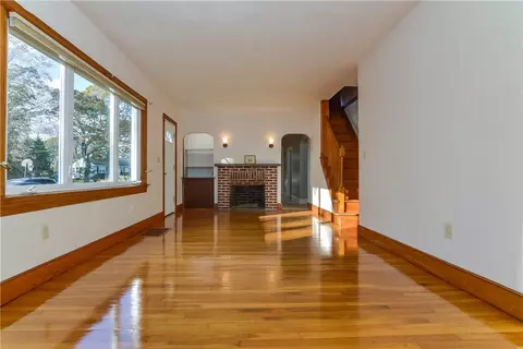 102 Davidson Rd, Warwick, RI 02886 photo 9