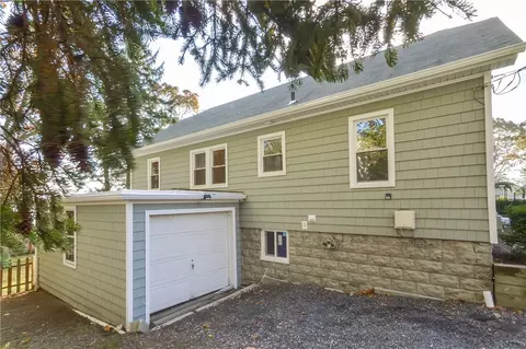 102 Davidson Rd, Warwick, RI 02886 photo 27
