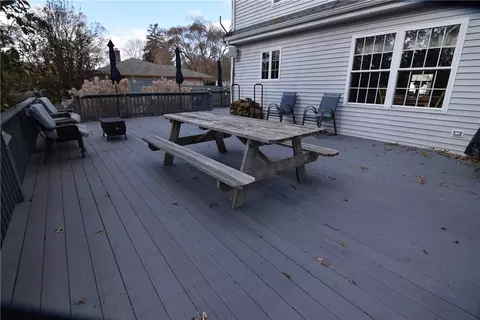 6 Edgewood Ave, Westerly, RI 02891 photo 4