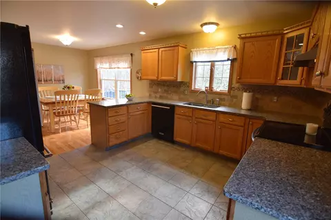 6 Edgewood Ave, Westerly, RI 02891 photo 12