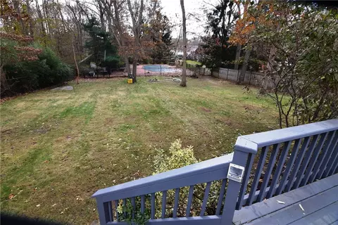 6 Edgewood Ave, Westerly, RI 02891 photo 2