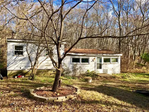 482 Jillson Ave, Woonsocket, RI 02895 photo 2