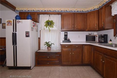 140 Manolla Ave, Warwick, RI 02888 photo 5