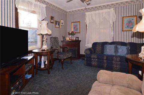 140 Manolla Ave, Warwick, RI 02888 photo 3