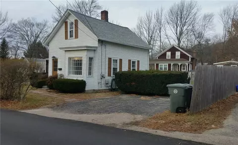 2 Maple St, Coventry, RI 02816 photo 2