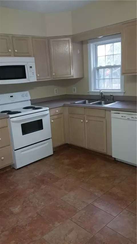 2 Maple St, Coventry, RI 02816 photo 9