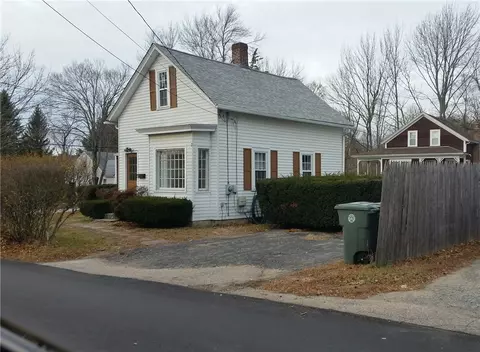2 Maple St, Coventry, RI 02816 photo 3
