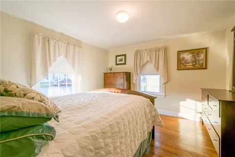 46 Arrow Ave, Warwick, RI 02886 photo 5